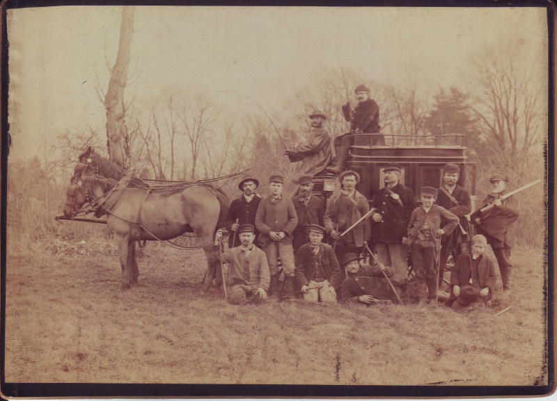 Ernest Mallet, Maire de Pontoise et son adjoint Paul Guillard, participent à une partie de chasse à Epiais - Janvier
