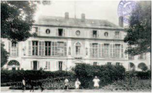 Château de Marcouville - Façade Est. 1944. © Cliché Godefroy