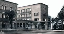 Photo de l’entrée du lycée Pissarro en 1965