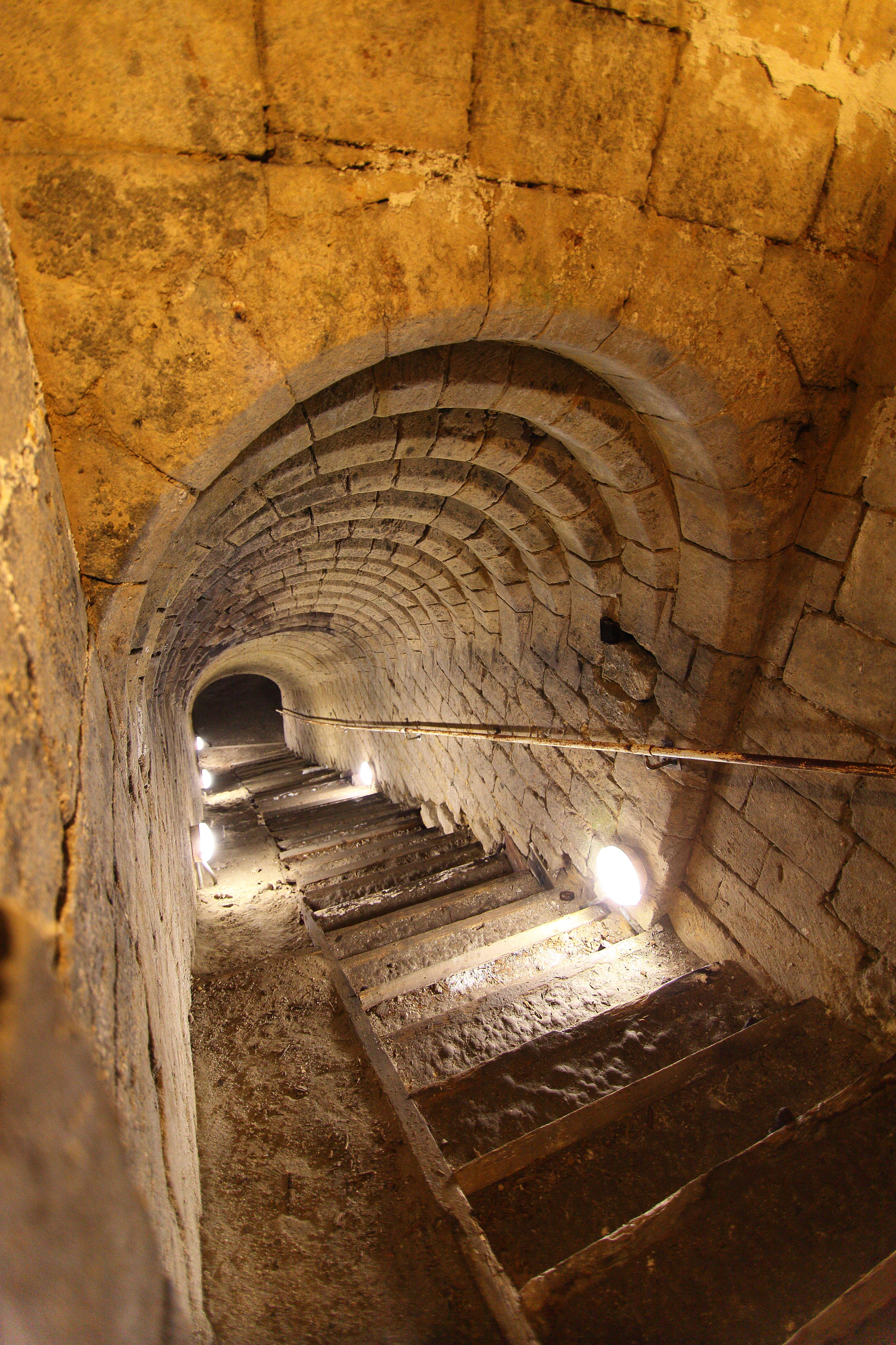 Escalier en arche à redents - Cave des Moineaux-(c) Lhomel