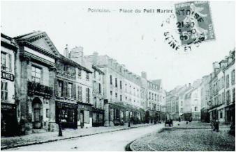 Place du Petit Martroy 1900-1920, carte postale - Collections Musées de Pontoise et Bibliothèque municipale